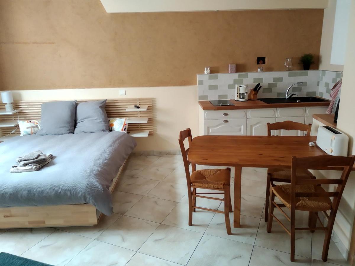 Au coeur de Montastruc-la-Conseillère - Chambres d'hôtes Esterno foto